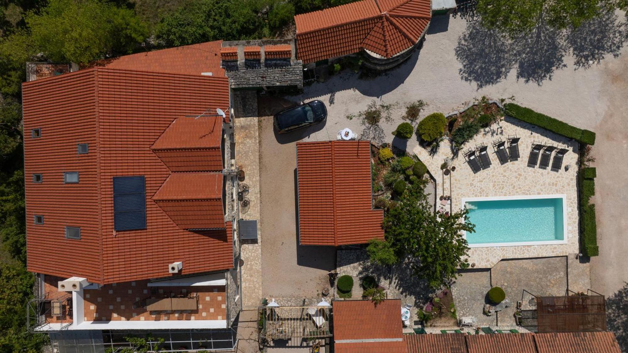 Kalpic Suites & Villa Lozovac Exterior photo